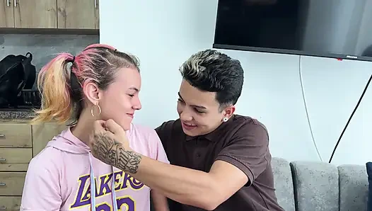 Meçhul kız beni prezervatifsiz sorar ve hayatımızın en iyi seksiyle sonuçlanır.