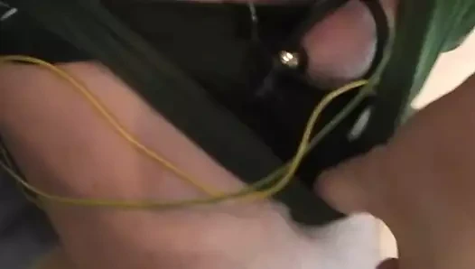 Elektro içinde yeşil hız göstergesi