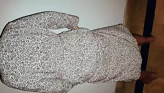 Pakistanlı desi hamile evli kadın göğüslerini ve amcığını gösteriyor