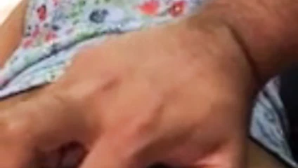 Desi aunty gets ona kedi parmaklı ve inliyor