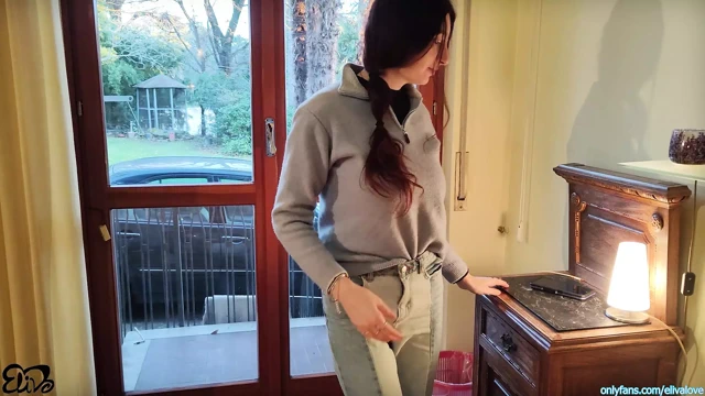 Ormanda kayboldum, bir bisikletçi beni sikmek🎺 için evine götürüyor (ITA diyalogları)