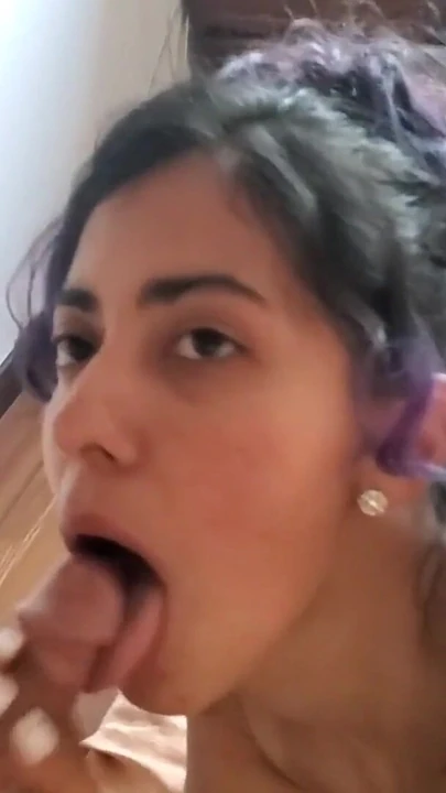 "Hintli tanrıçayla romantizm ve iç çamaşırı gecesi" den duygusal an