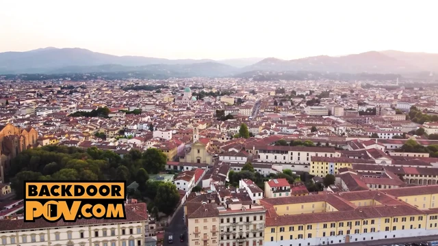 Bakış açısı - üç ateşli holly, irina cage ve lulu love ile döl emme ve anal zevk