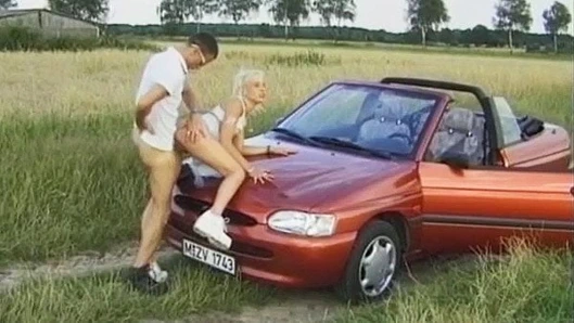 Sıska Alman genç seçilmiş yukarı itibaren sokak için açık seks