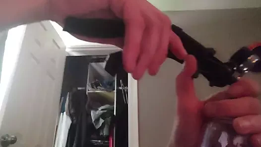 Tina ile odadaki yarak pompalıyor ve hamster izliyor