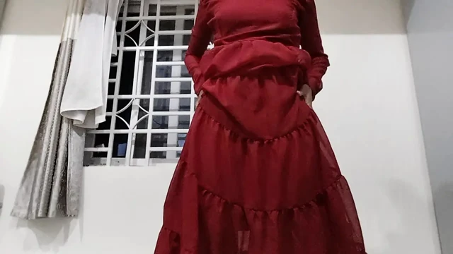 Tatlı kız eğleniyor