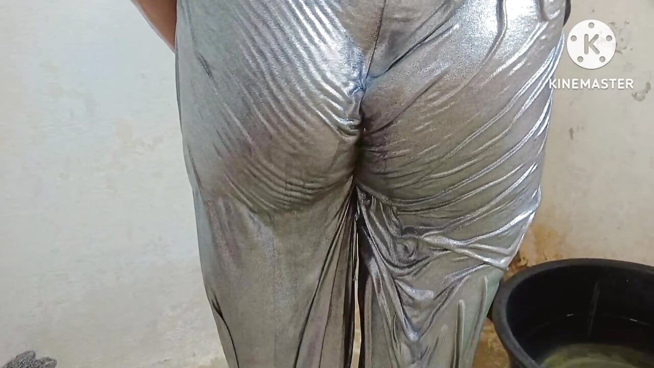Yenge ki mast gaand in plazo desi plazo yenge yeni banyo yapıyor tam ateşli yenge