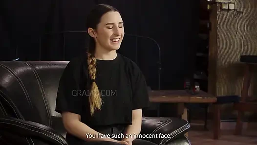 Bet onu acıya itiyor - Emilie'nin ilk çıkışı - bölüm 1