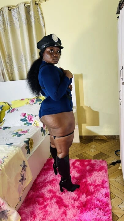 Instead of getting arrested he billed himself instant with hot bang