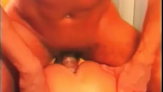 Sert erkek sikişten sonra zonklayan anal rosebud sarkıyor
