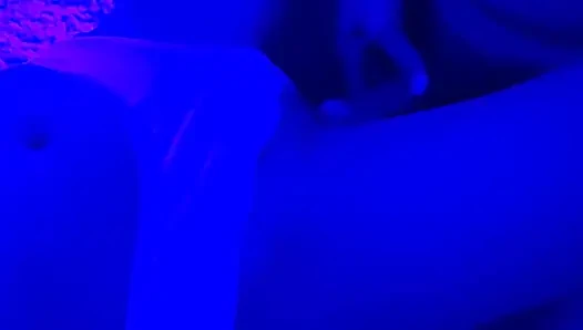 zengin inleyerek inanılmaz bir orgazm olurken yarağımı yakaladı