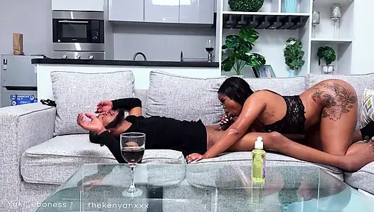 Kontrolün elinde olmasını istedi ve ben onun o büyük yarağa binmesine izin verdim