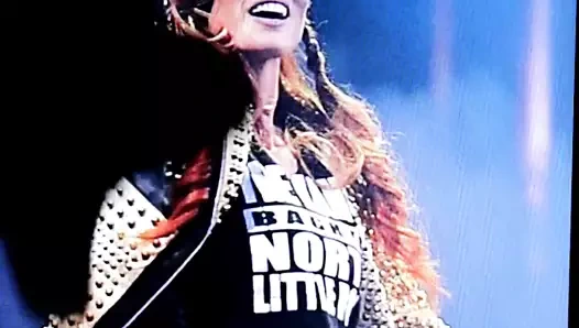 Becky Lynch boşalıyor