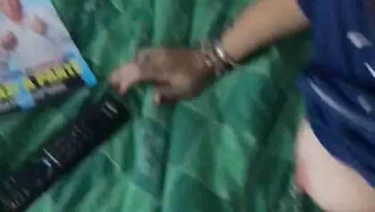 Önce fışkırtıyor, sonra beni harika bir sakso ve sonunda güzel bir dölle memnun ediyor