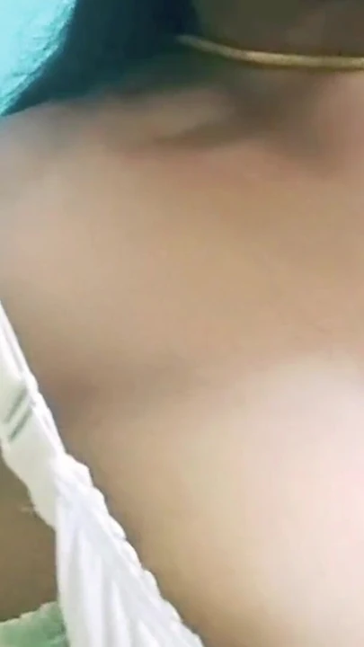 Genç bir bayan seçmelere geldi ve şans kazanmak için her şeyi yapmaya hazır. Sonunda sikişiyor - gerçek inlemeli tamil ses | Klip 1