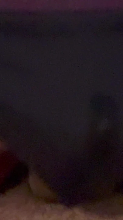 "Üvey baba üvey kızlarının külotlarına boşalıyor - fışkıran erken boşalma" dan epik an