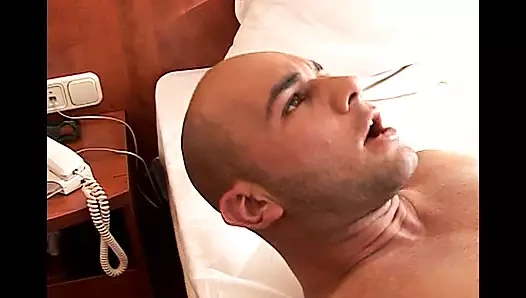 Büyük büyük yarağınla götümü ve amımı sikiyorum