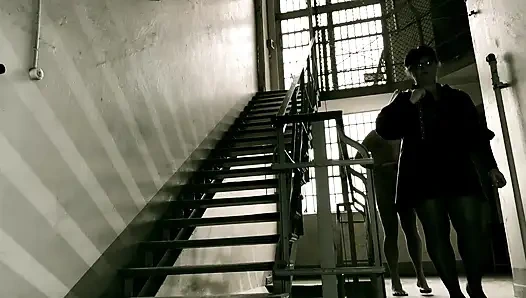 Dominatrix sahibe April - hücre 45 Nisan hapishanesi, bölüm 1