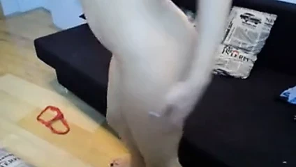 Büyük yuvarlak göt büyük doğal göğüsler memeler seksi bacaklar traş kedi