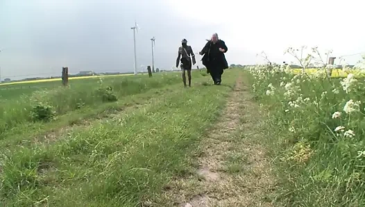 Çiftlikte sert BDSM