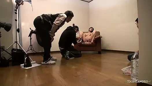 Gerçekten zevkli bir cinsel karşılaşmaya girdikten sonra, bu birey vajinasına boşalıyor