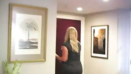 Karen teslimatçı çocuk yapar