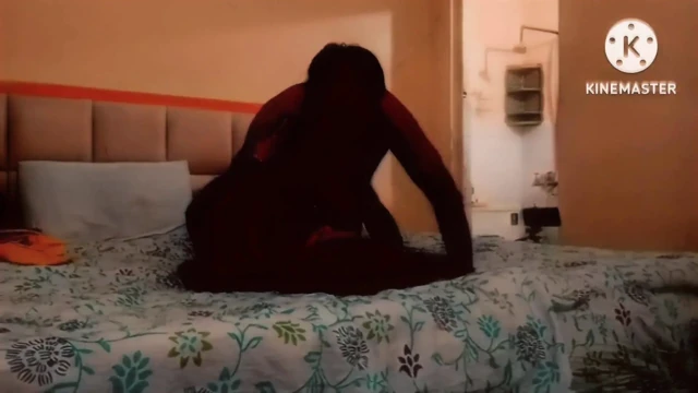 Kerala mallu evli kadın kocasını kocasının erkek kardeşiyle aldatıyor