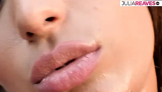 Üvey kız kardeş dev salatalık ile kendini sikiyor