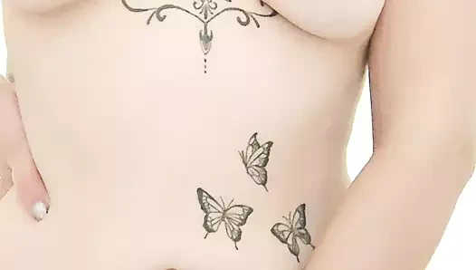 Zengin göğüslerimle mastürbasyon yapıyorum