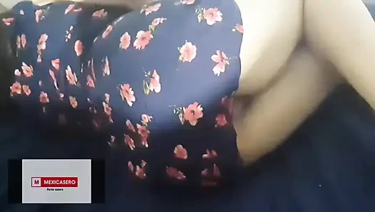 Arkadaşımın çiçekli elbiseli üvey annesi beni tekrar ziyaret etti