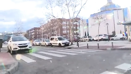 Lara, sevişmek istediğimiz azgın kız öğrenci!