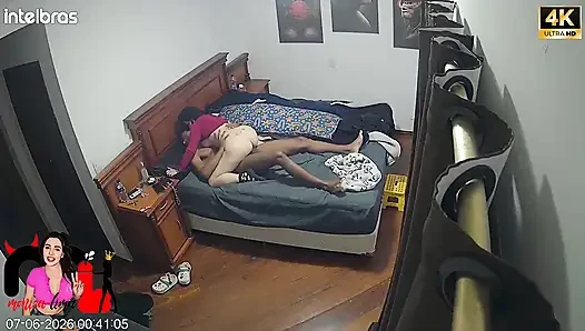 Ifood Teslimatçısı Popomu Boşaltı, Cuckold Ise Her Şeyi Temizledi!
