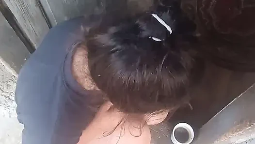 Sabahın erken saatlerinde kahve içiyorum, sigara içiyorum, emip yutuyorum