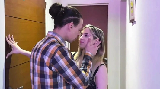 Borcunu Ödemesi İçin Karısına Verdi - DivinaMaruuu X Jorge Woh X Burning Blue