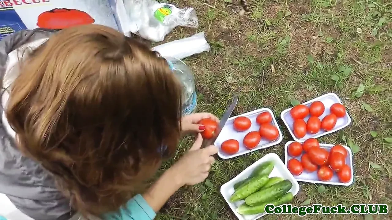 College babe fucked at outdoor bbq