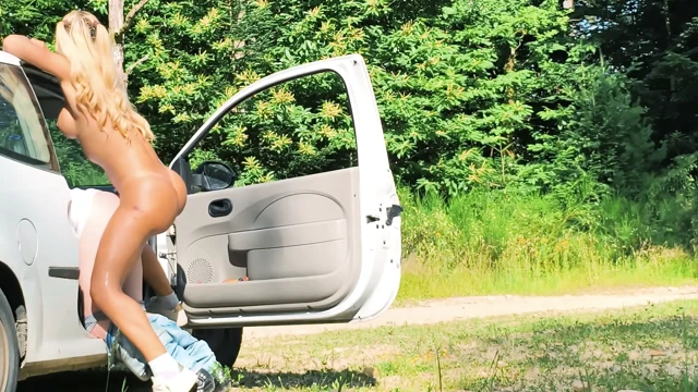 Outdoor Roadside Rampage: Horny Trans Fucks Him Silly in the Car & Receives a Thick Load on Her Big Juicy Ass