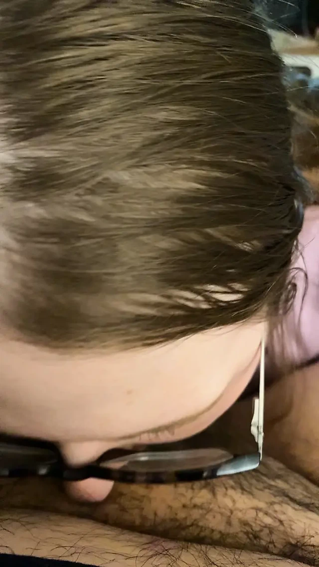 İri güzel kadın Meksikalı kocasını emiyor