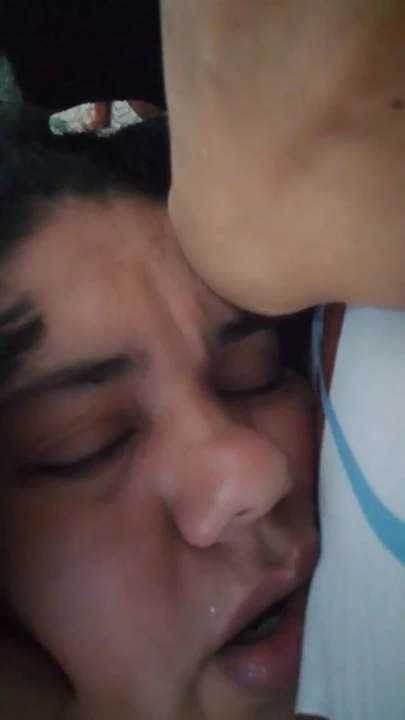 "Vulo tarafından sert anal seks" den duygusal an