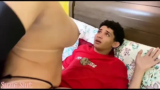 Damadım beni çıplak yakaladı ve ona zaten popomu verdim