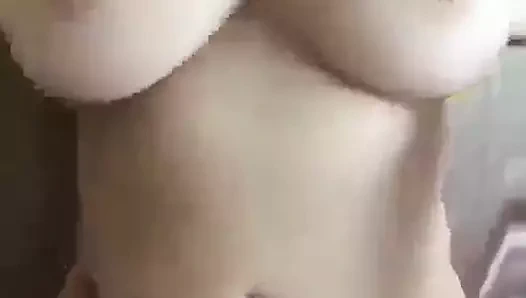 Büyük göğüsler hit seks gf 2020