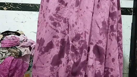 Priya bhabi seksi tarz vücut gösterisi