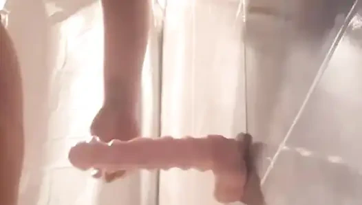 Arzu dolu fahişe, bulduğu her şeyi elde eder