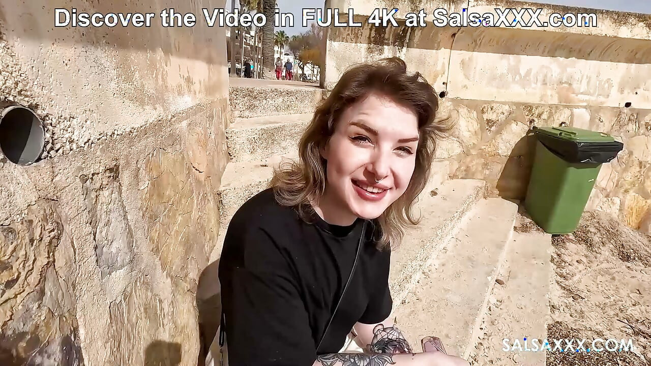 Tatlı Bir Kız Tatilde Neden Yalnız? SalsaXXX'te