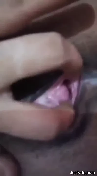 Bangladeşli kolej kız kendini