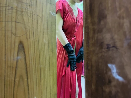 My sexy Bhabhi change her dress and showing her sexy boobs