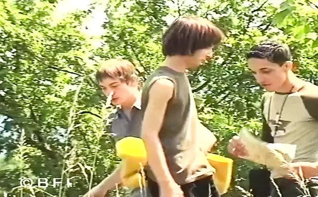 Açık havada üçlü tren partisi