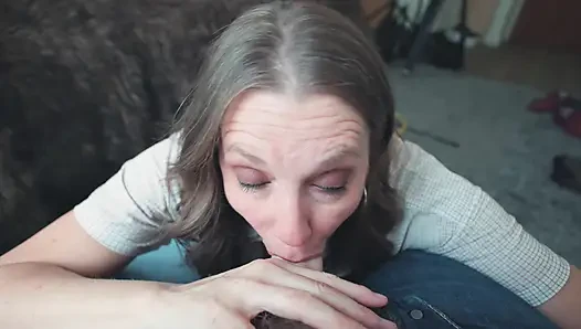 Sexy hot Mature Autumn J Cooper gives her best Behind the scenes Blowjob.