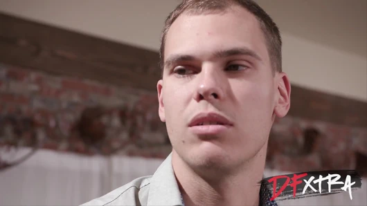 Dfxtra - "Arkadaşlarımın senin o harika amcığını deneyimlemesini istiyorum"