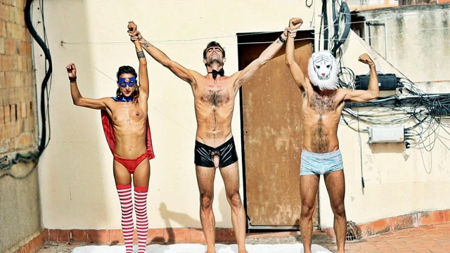 Seks dövüşü! mmf üçlü dövüş