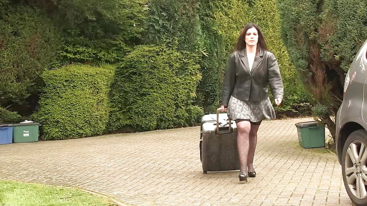 Lacey Starr yaşlı ve genç yalıyor